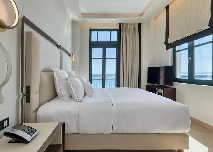 Grand 5* Каламата